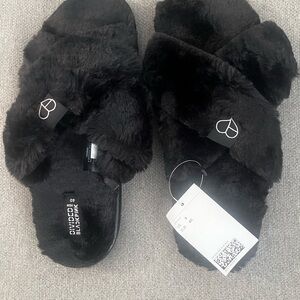 H&M DIVIDED BLACK PINK Black Faux Fur Cross-Band Women’s Slide Sandals